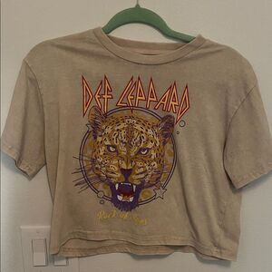 Def Leppard Cropped Tan Graphic T-Shirt Baby T